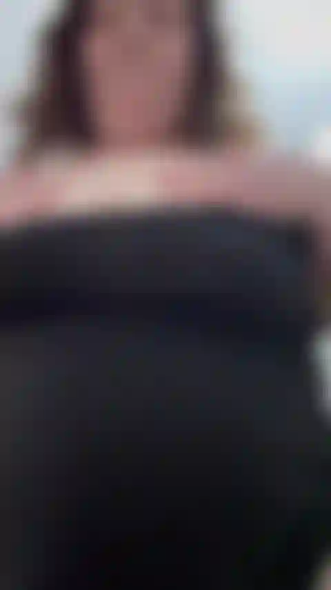 Titty rebota y se sacude.