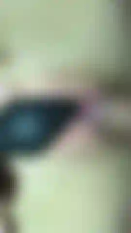 Ca mouille! Il me prend en gros plan et je mouille fort!