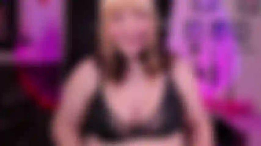 ¡Usa mis bragas empapadas de semen!