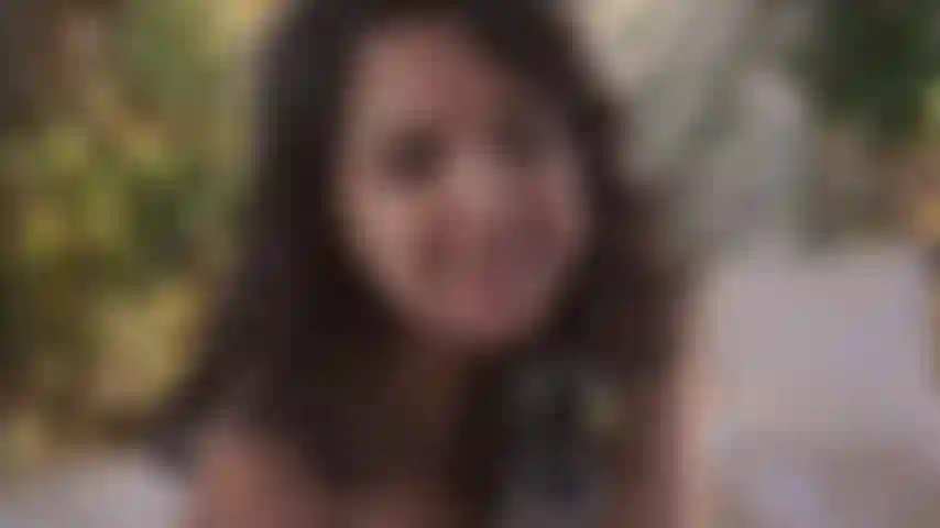 Atada, amordazada, muy embarazada y corriendo.