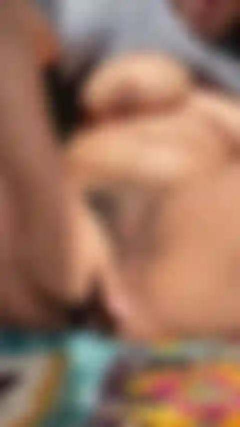 Follar con los dedos del coño con curvas.