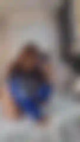 Piensa en mi así en tu cama.