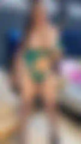 Tocándome, mientras pienso en ti.