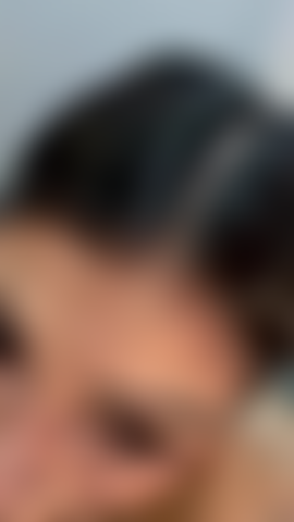 Chupo tu polla mientras estamos en la ducha.