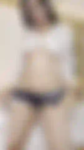 Dancing a sexy Latin girl