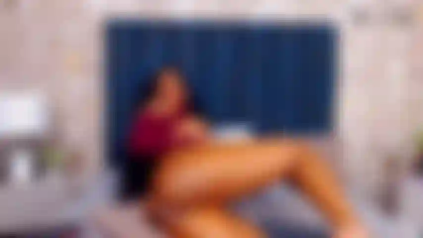 Levanta las piernas y fóllame.