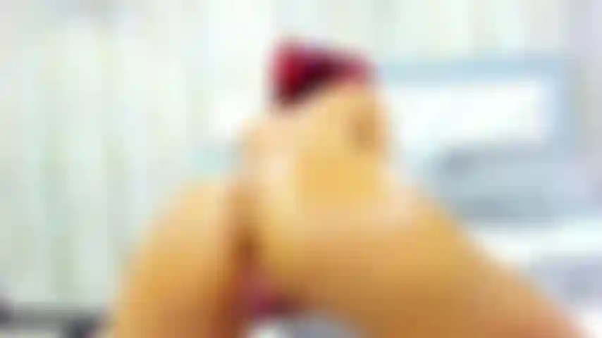 Dance time twerk, me divierto con mi consolador pensando en tu fantástica polla.