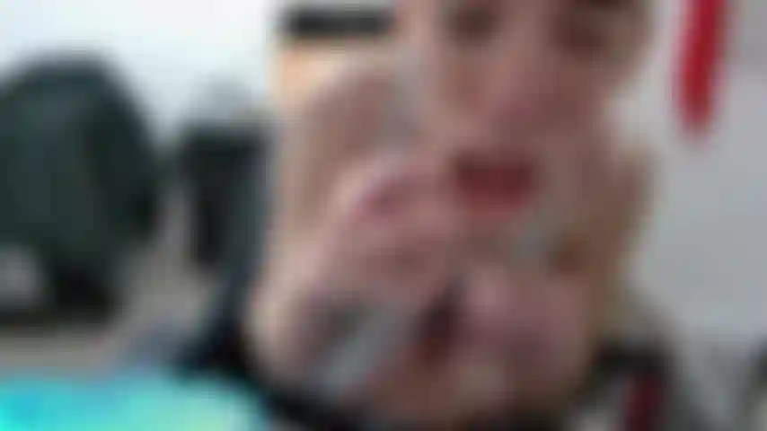 Me chupo los dedos y me corro.