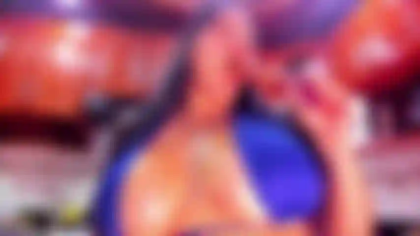 Cubierta de aceite, tu polla dura en mi boca!