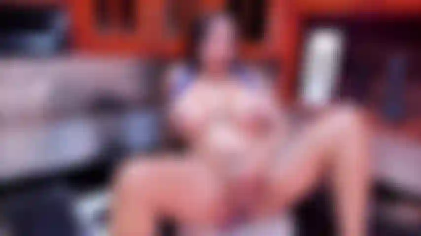 Folla el coño pensando en tu polla dura.