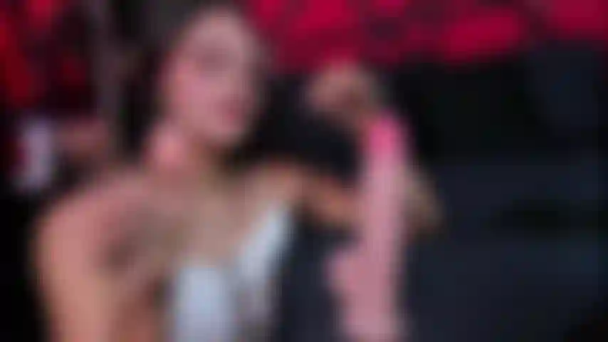 Dándole una lección a tu polla, para que te portes bien.