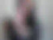 Chupando un juguete, jugando con mis grandes tetas, follándome el culo mientras uso mi sexy traje de mucama francesa con medias y tacones. Muchas palabras sucias! Mi video favorito.