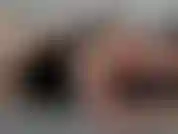 Quiero que nos masturbemos uno al lado del otro y decirte que me acaricies. Te provoco con mis pechos y hablo sucio antes de jugar con mis dedos y usar mi vibrador dos veces para correrme.