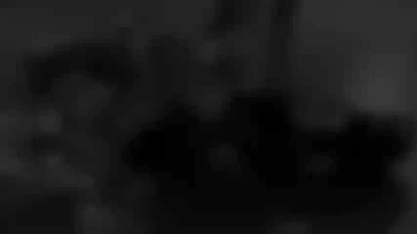 Mi cuerpo es un campo minado y tú puedes provocar la explosión. Me gusta caliente, caliente, caliente.