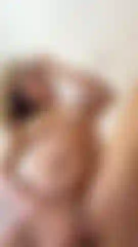 Abre tu boca, come mi coño y métela en mi culo.