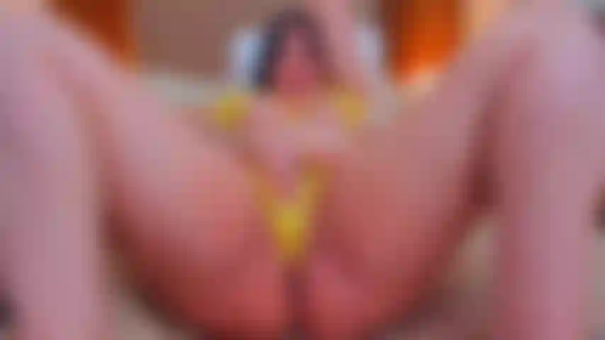 Te acaricio el coño con tus dedos?