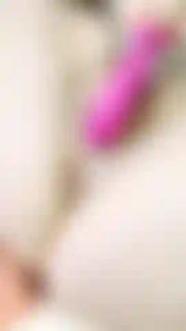 Squirting with hairy pussy