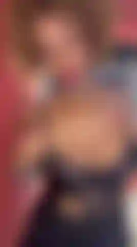 Chupa mis tetas y pezones.
