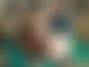 Dos bellezas follan duro en el suelo rodeadas de color! Se corre por todas mis tetas y pancita!