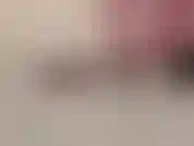 La colegiala es azotada y enviada de vuelta a clase.