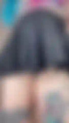 Adoración de gilipollas con enorme tapón anal.
