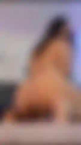 Tu polla entrará en mi coño mojado hasta hacerme gemir.