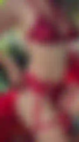 Sexy lencería roja.
