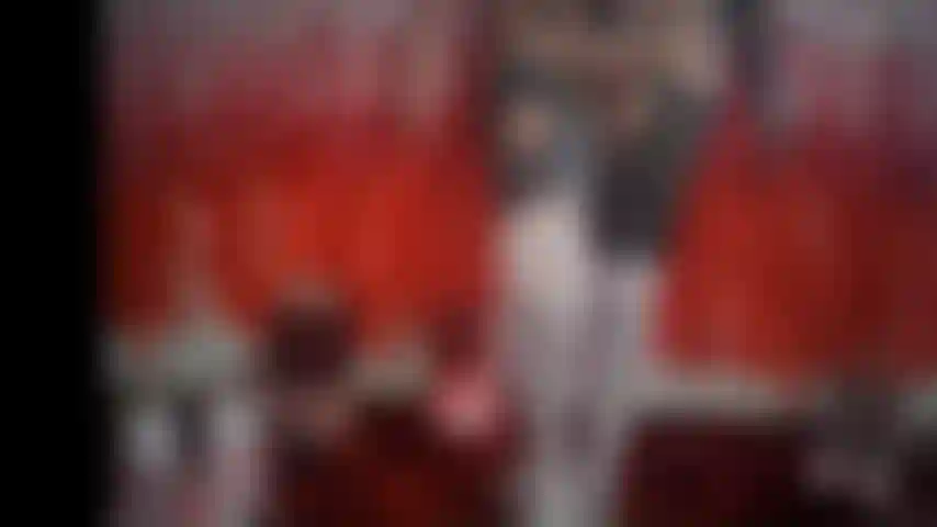 Esposa caliente se folla y gime.