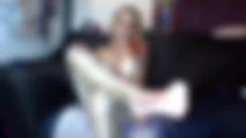 Maquillaje de gato, video de adoración / frotamiento de pies.