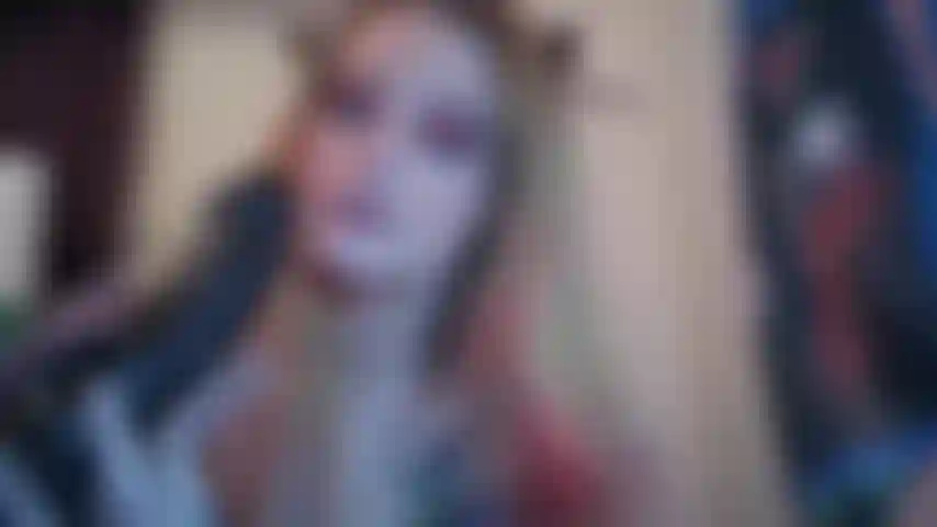 Mamada corta de bbc sobre juguete.