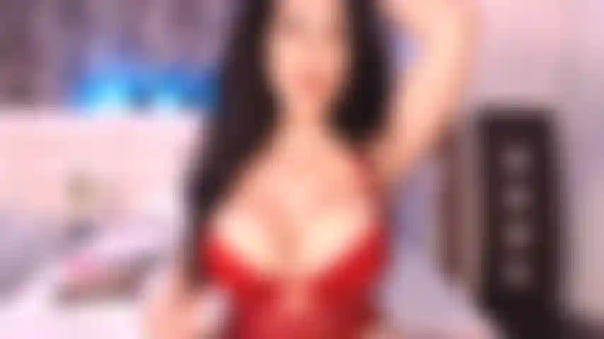 ¡Curvas curvas curvas! Abriendo bien mi coño y jugando con mi clítoris con un vibrador negro. ¿Quieres ver lo mojada que está mi coño?