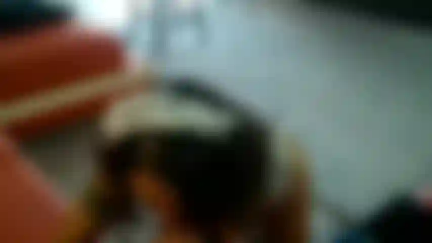 Juego de rol de mamada de sirvienta sexy.