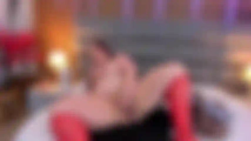 Disfruto de mis dedos en mi coño mojado