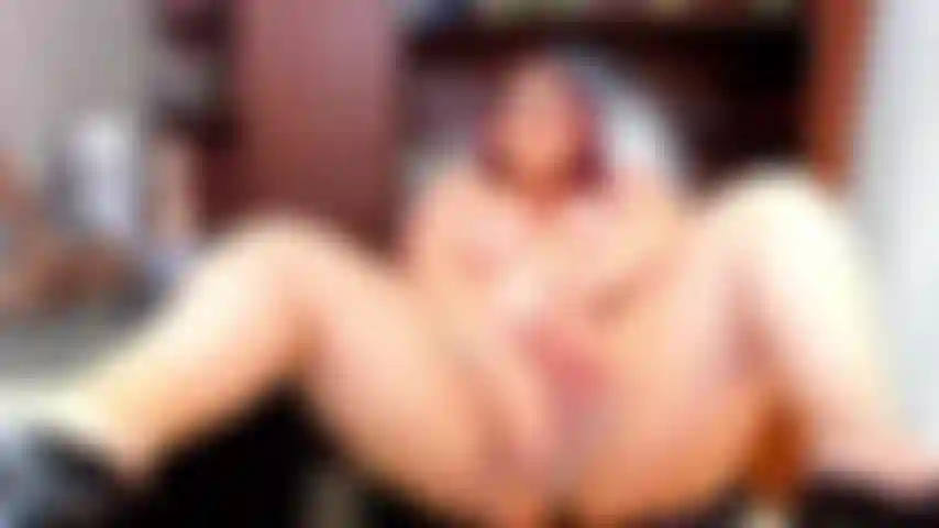 Secretaria_bbw_masturbacion_en_la_oficina.