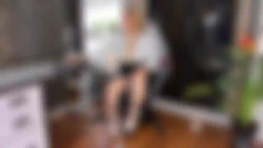 Masturbándome_y_follándome_con_mi_gran_dildo.