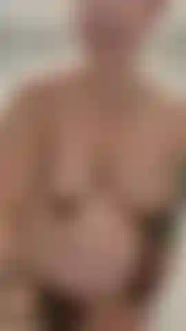 41 Semanas y 3 días de embarazo enorme barriga desnuda.