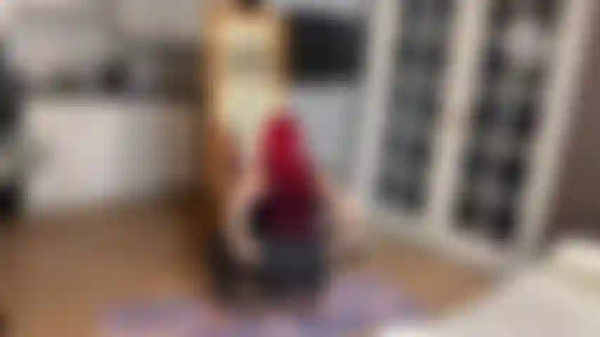 Juego de rol de madrastra: adoración del culo, mamada en punto de vista con chorros de semen con un consolador en el culo/gilipollas abierto.