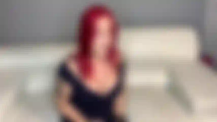 Durante tu lección privada, tu tutora se pone cachonda y excitada cuando ve tu polla. Disfruta de este video de instrucciones para masturbarse, con muchas palabras sucias y presumir!