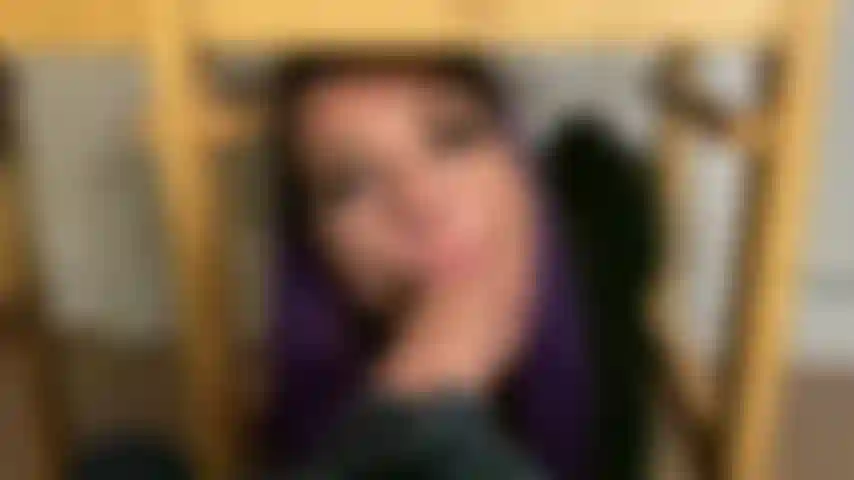 Chupandote y follándote en tu oficina (sola)