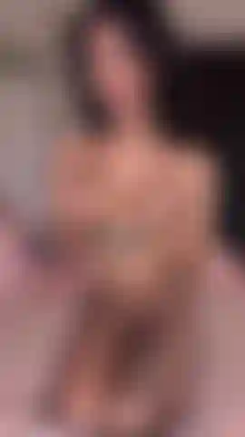 Naked twerking with a pretty little wet pussy come watch me daddy