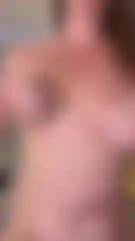 Ven a ver cómo mis tetas rebotan como si te estuviera montando 💋.