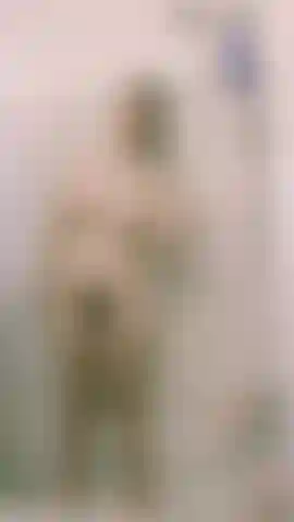 Silly stella no puede descifrar el cabezal de la ducha (pero eventualmente lo hace y se corre fuerte).