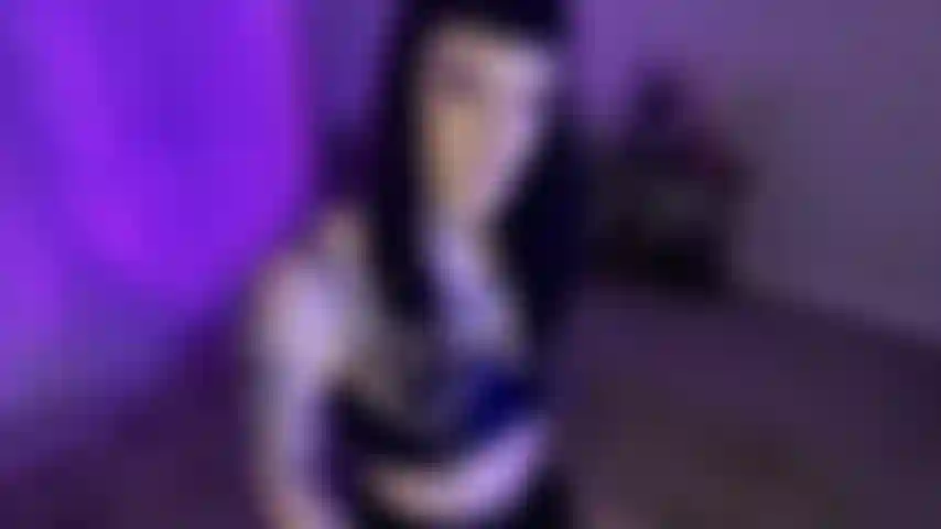 Sissy entrenando para amantes de las pollas.