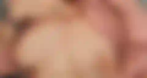 Rebotando mis pezones hinchados.