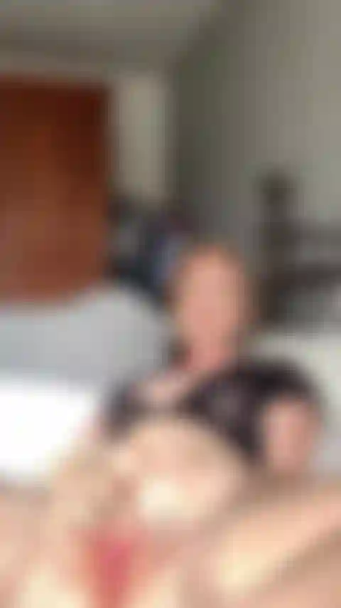 Haciéndome correrme viendo porno.