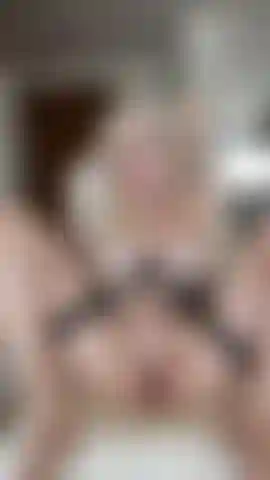 Pierna abierta frente a ti