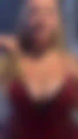 Bouncy tits tempting you in
