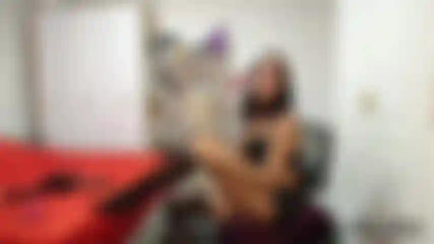 Diosa de pies descalzos, cuenta regresiva: ¡adora y obedece!