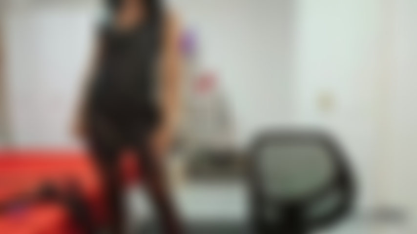 Cuenta regresiva de semen en mis divinos pies revestidos de nailon.