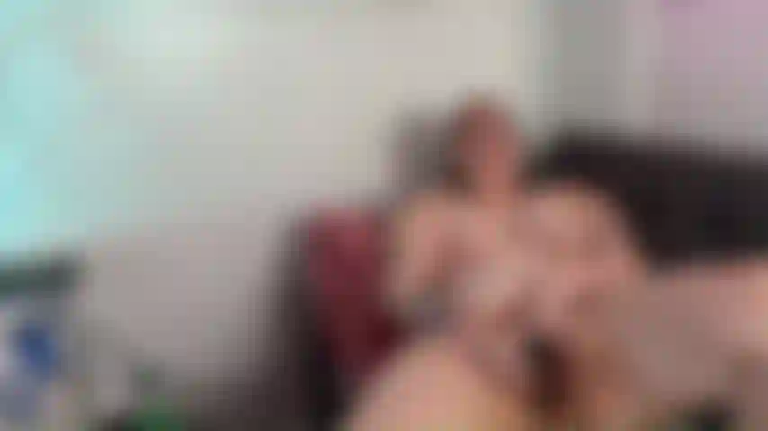 Juguete para lamer coño hace que la diosa eyacula.